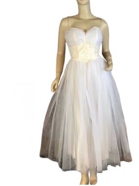 VINTAGE 1950'S CORRINE ORIGINALS WHITE & CREAM TULLE & LACE PARTY DRESS (S)